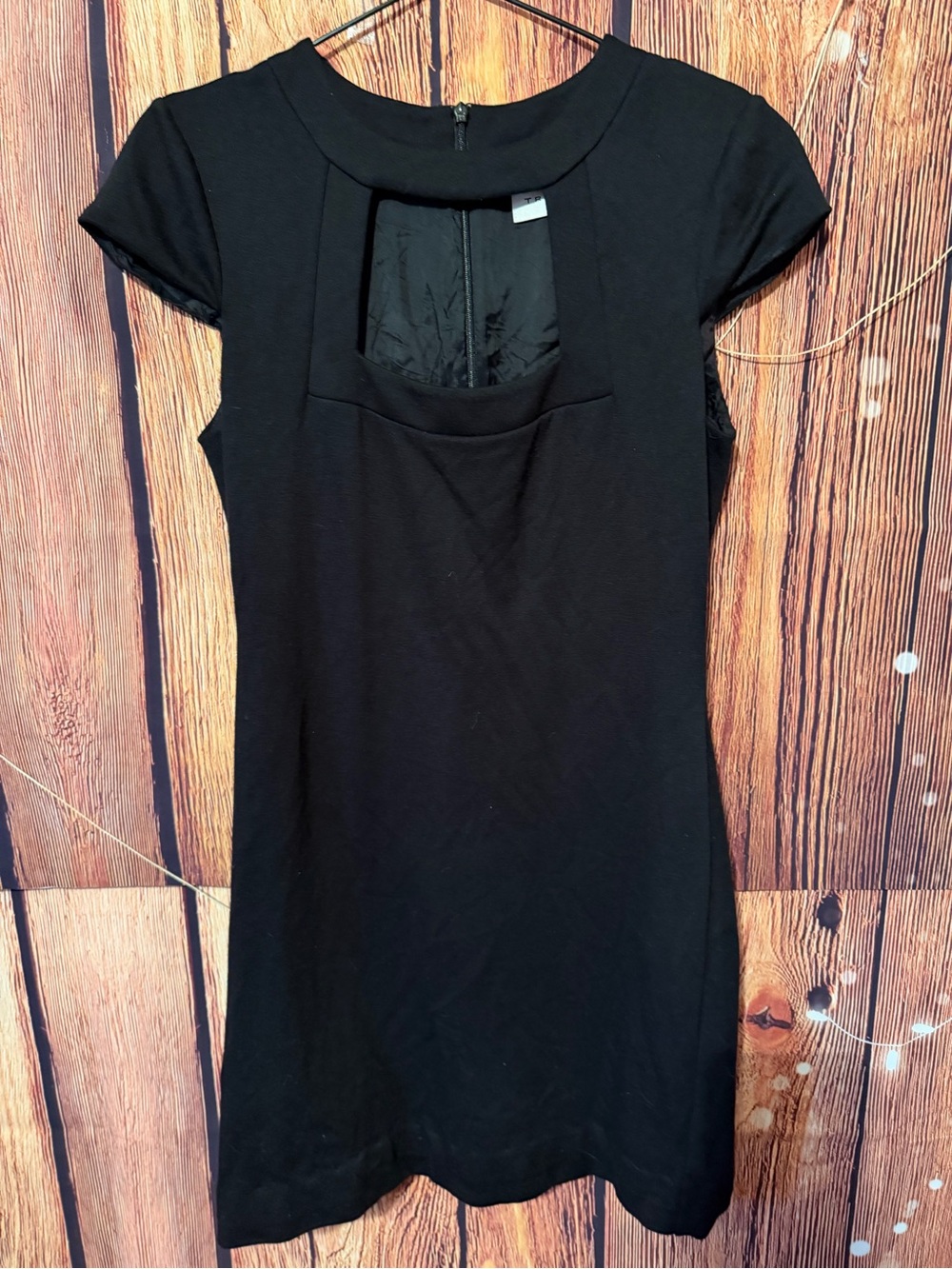 Trina Turk Black Cap-Sleeve Shift Dress